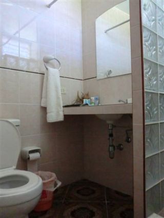 'Bathroom3' Casas particulares are an alternative to hotels in Cuba. Check our website cubaparticular.com often for new casas.